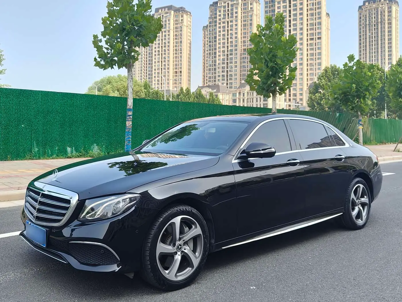 Mercedes-Benz E-Class 2018 — Фото 1/19