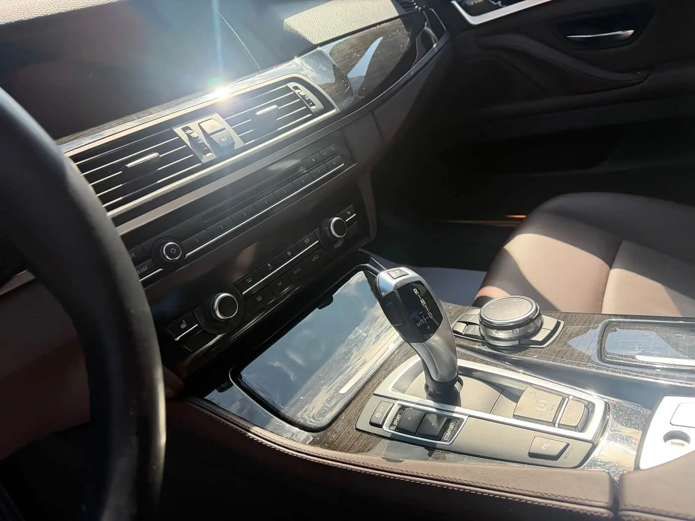 BMW 5 Series 2016 — Фото 12/14