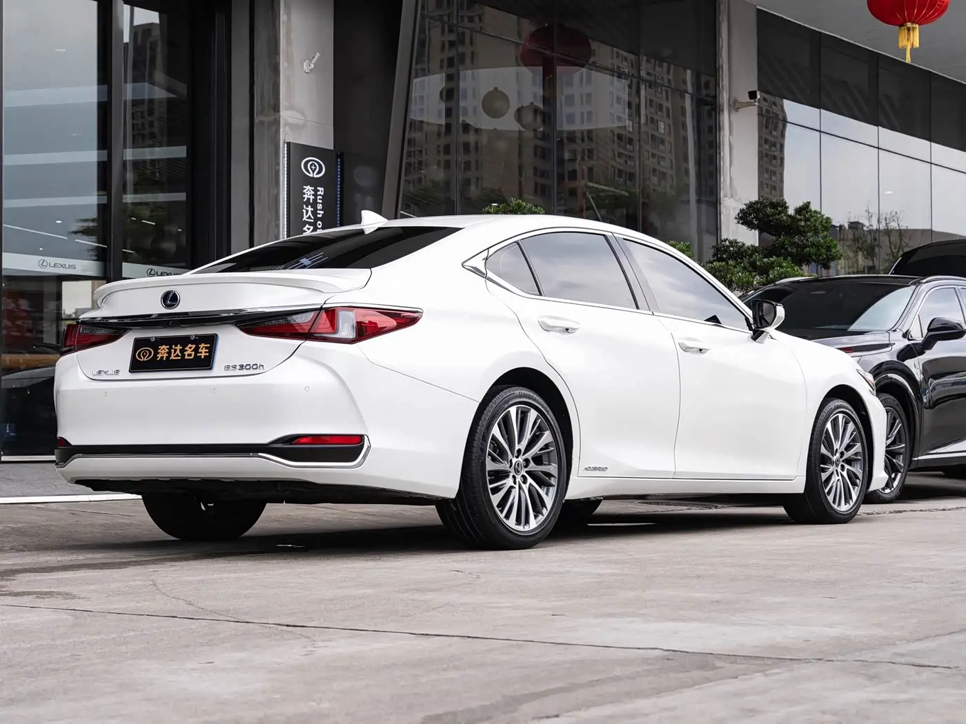 Lexus ES 2021 — Photo 3/20