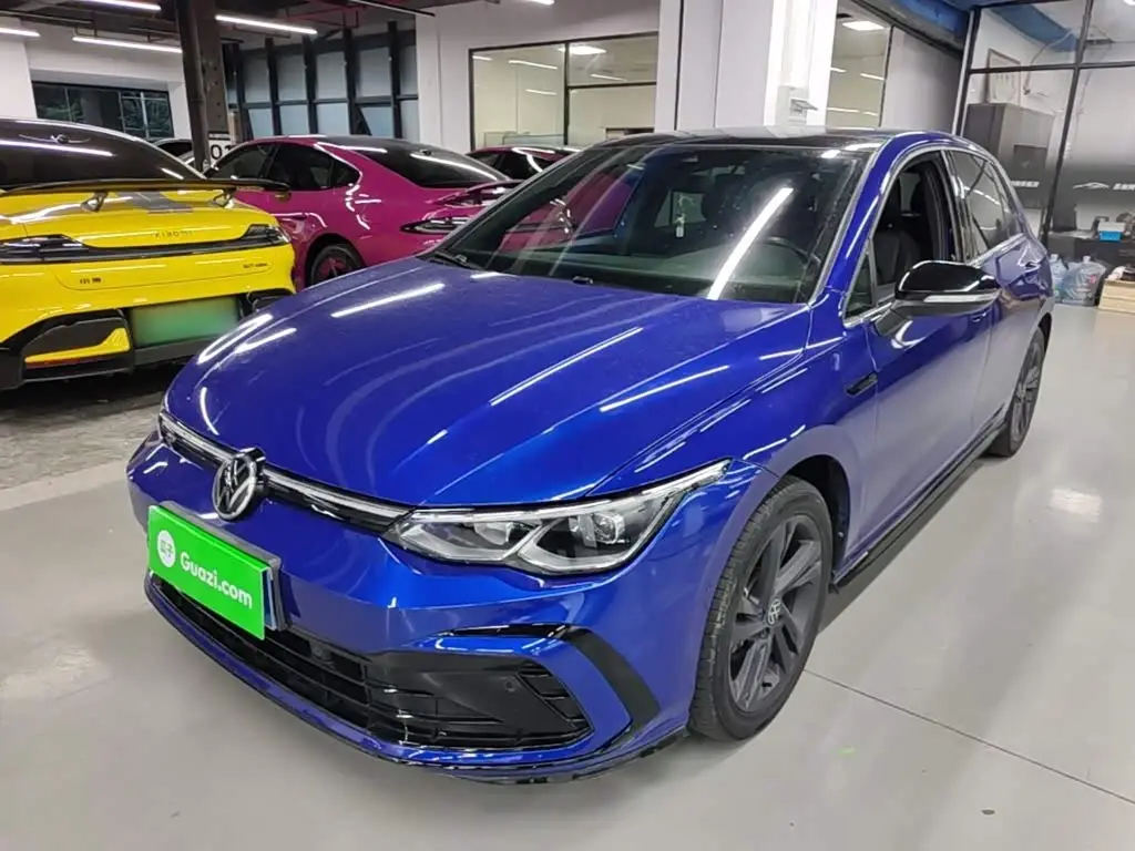 Volkswagen Golf, 2022
