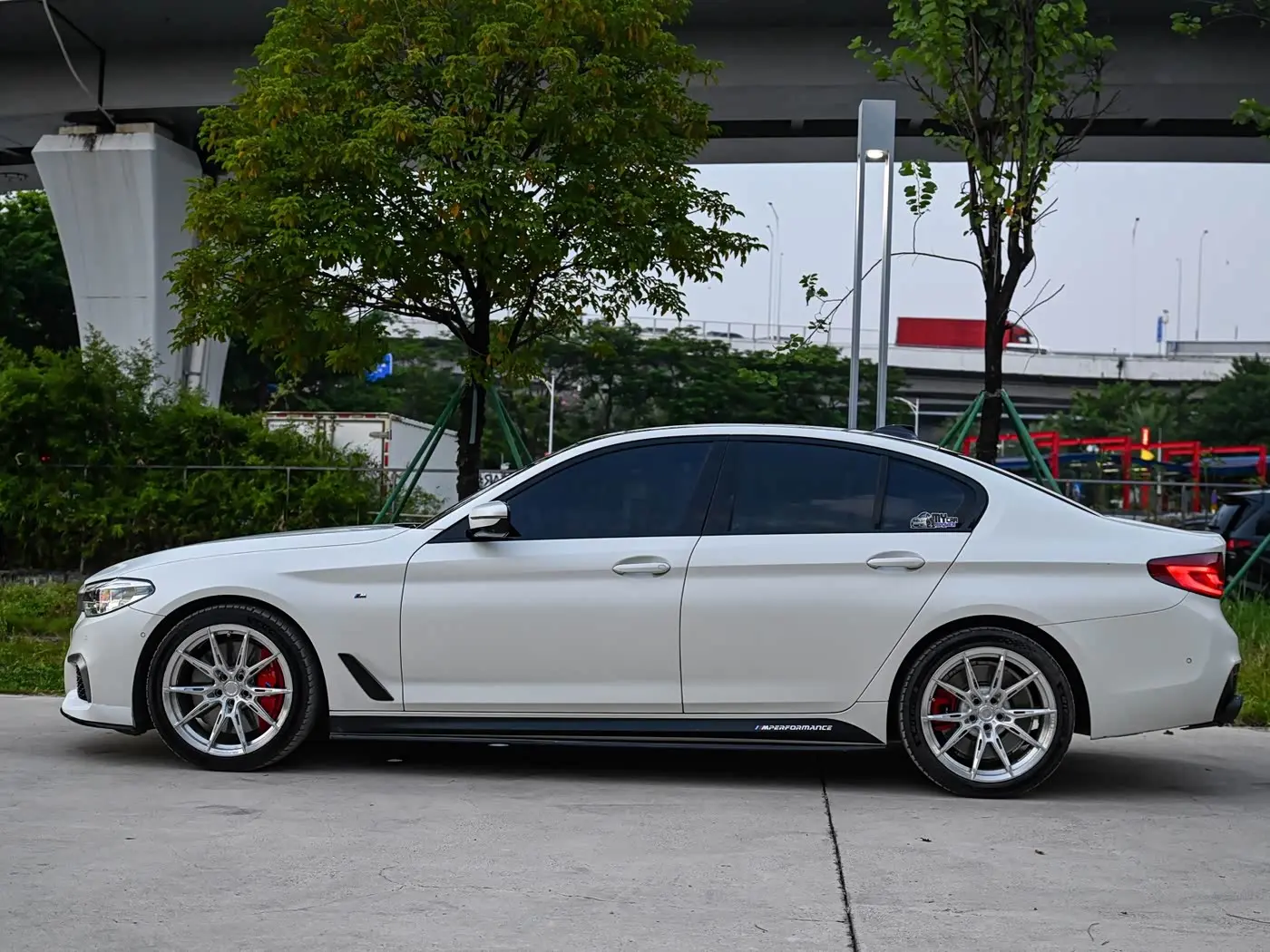BMW 5 Series 2020 — Şəkil 4/17