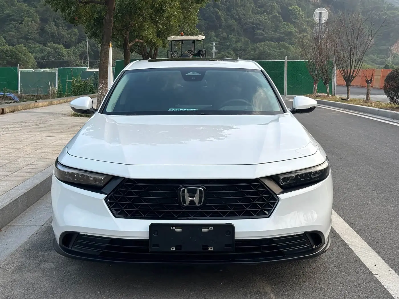 Honda Accord 2023 — Фото 2/13