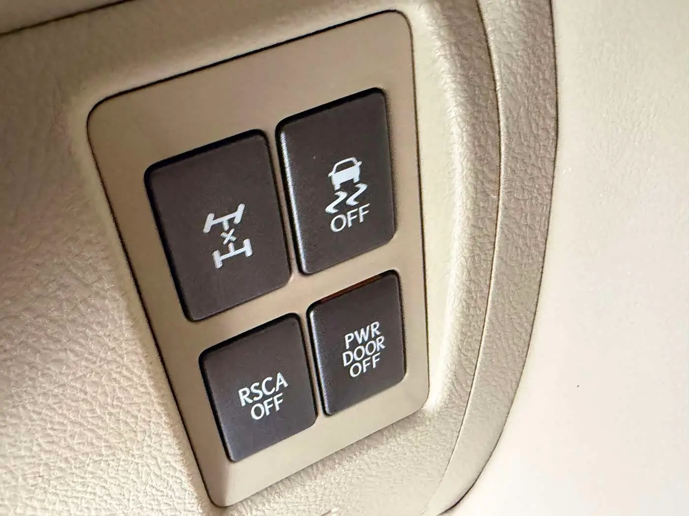 Lexus LX 2010 — Photo 8/15