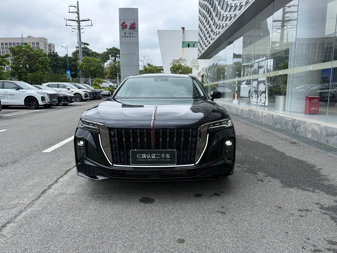 Hongqi H9 2024 — Фото 2/17