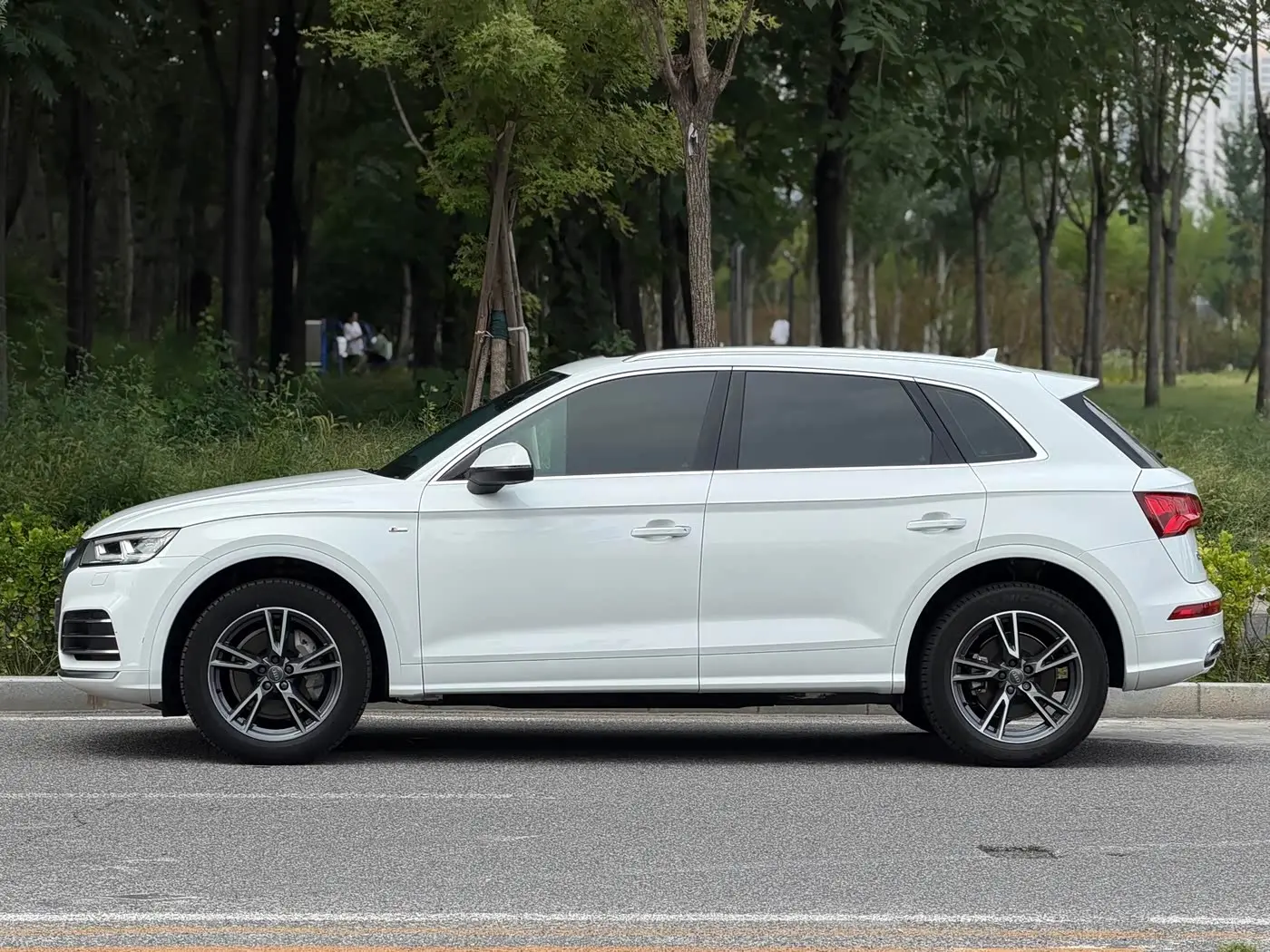 Audi Q5L 2021 — Photo 3/20
