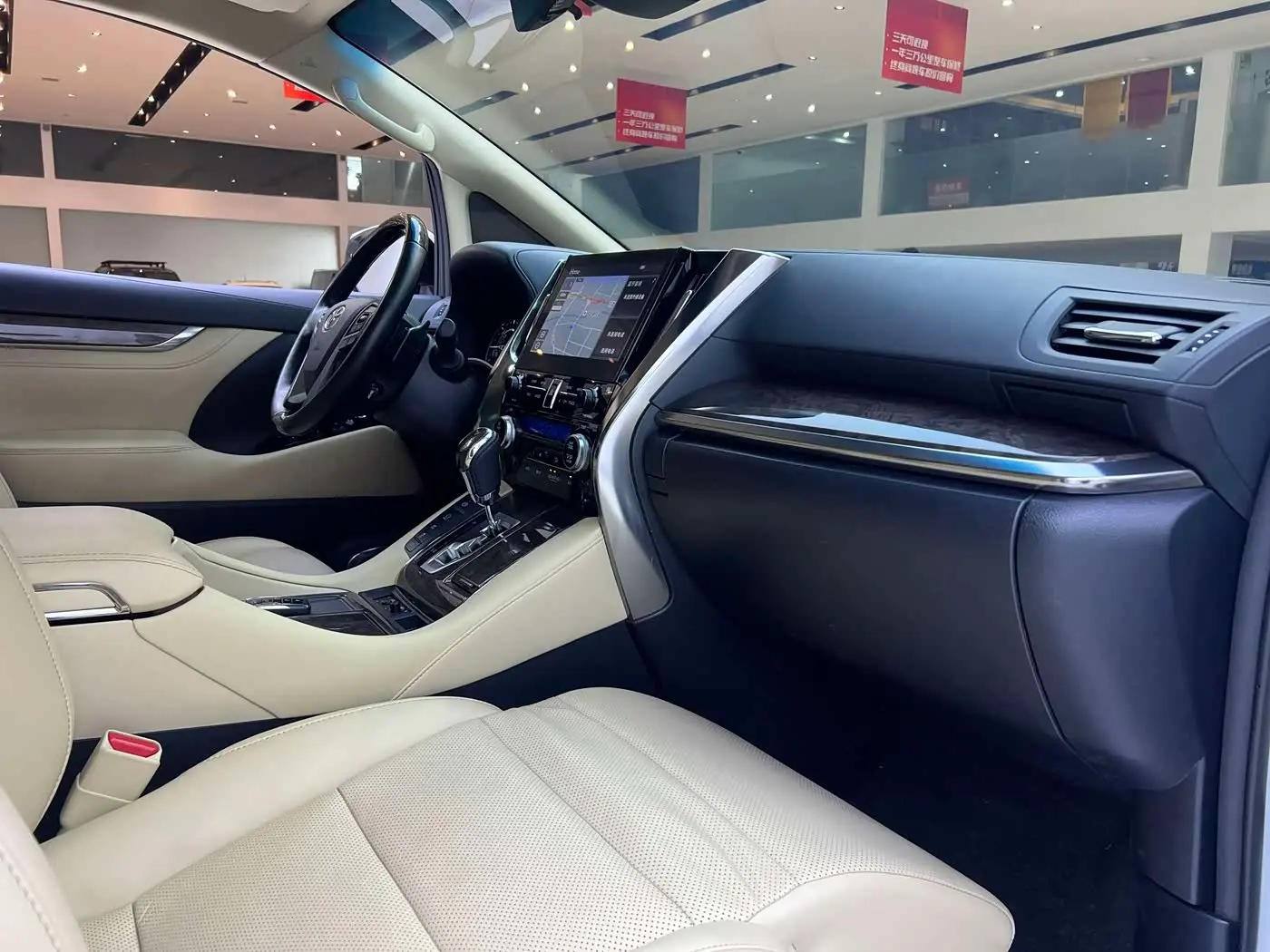 Toyota Alphard 2022 — Photo 5/20