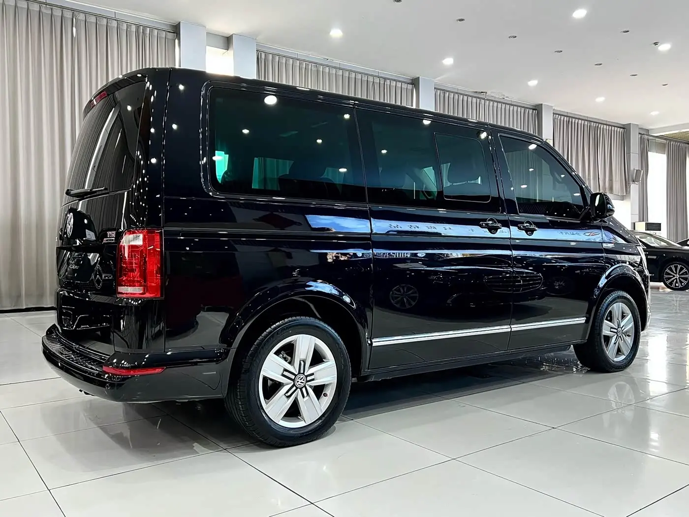 Volkswagen Multivan 2017 — Şəkil 4/20