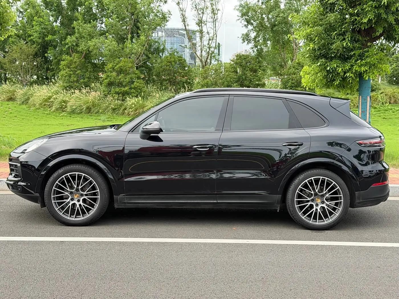 Porsche Cayenne 2020 — Photo 4/19