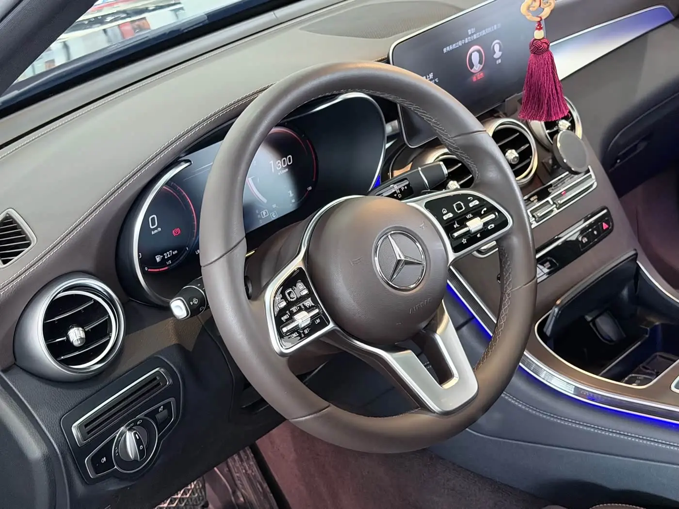 Mercedes-Benz GLC 2020 — Photo 6/17