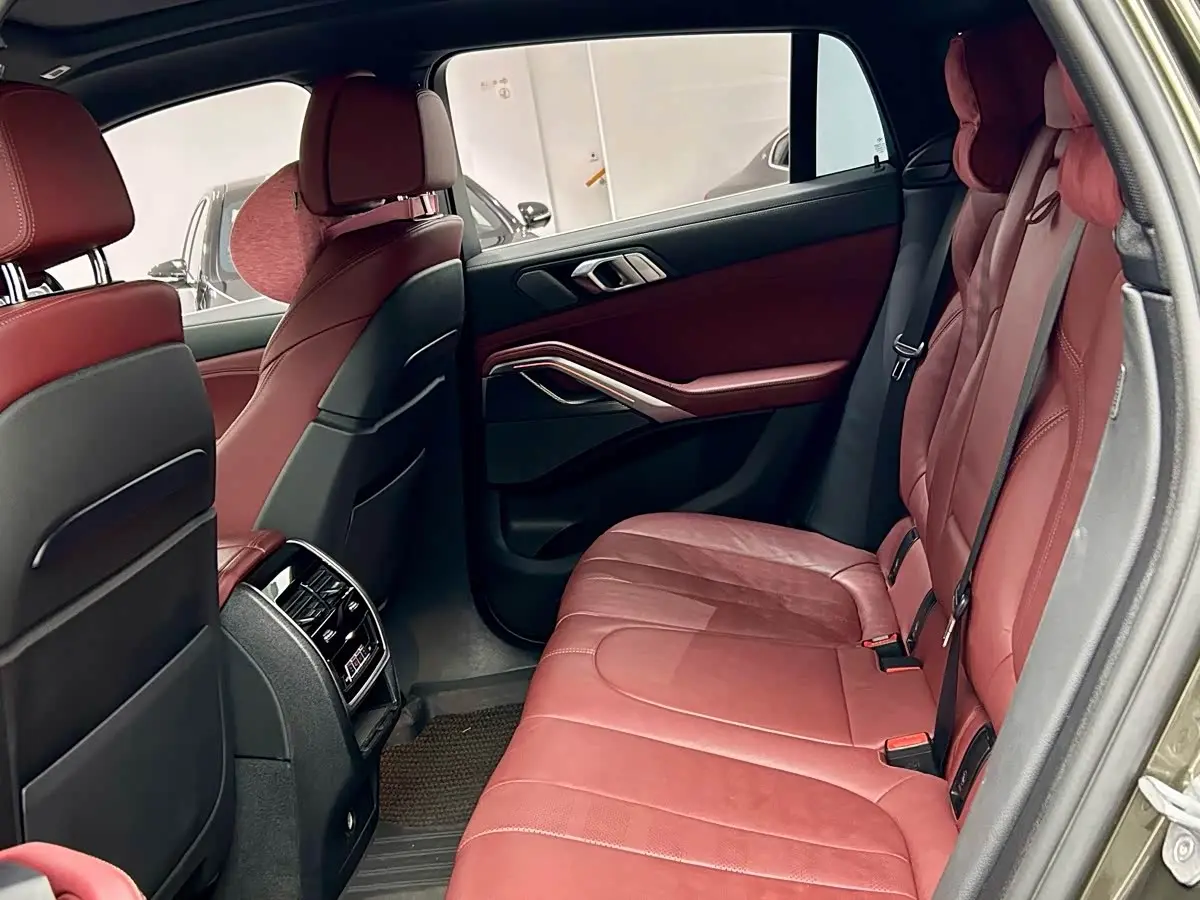 BMW X6 2020 — Photo 10/16