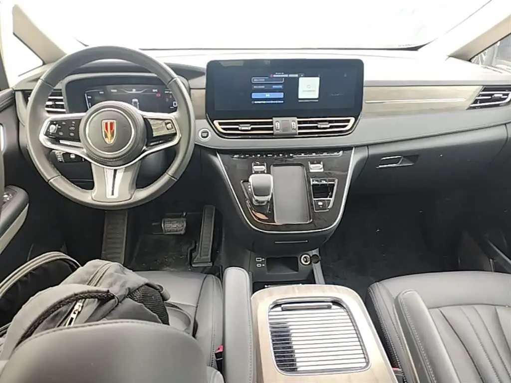 Hongqi HQ9 PHEV 2024 — Şəkil 10/20