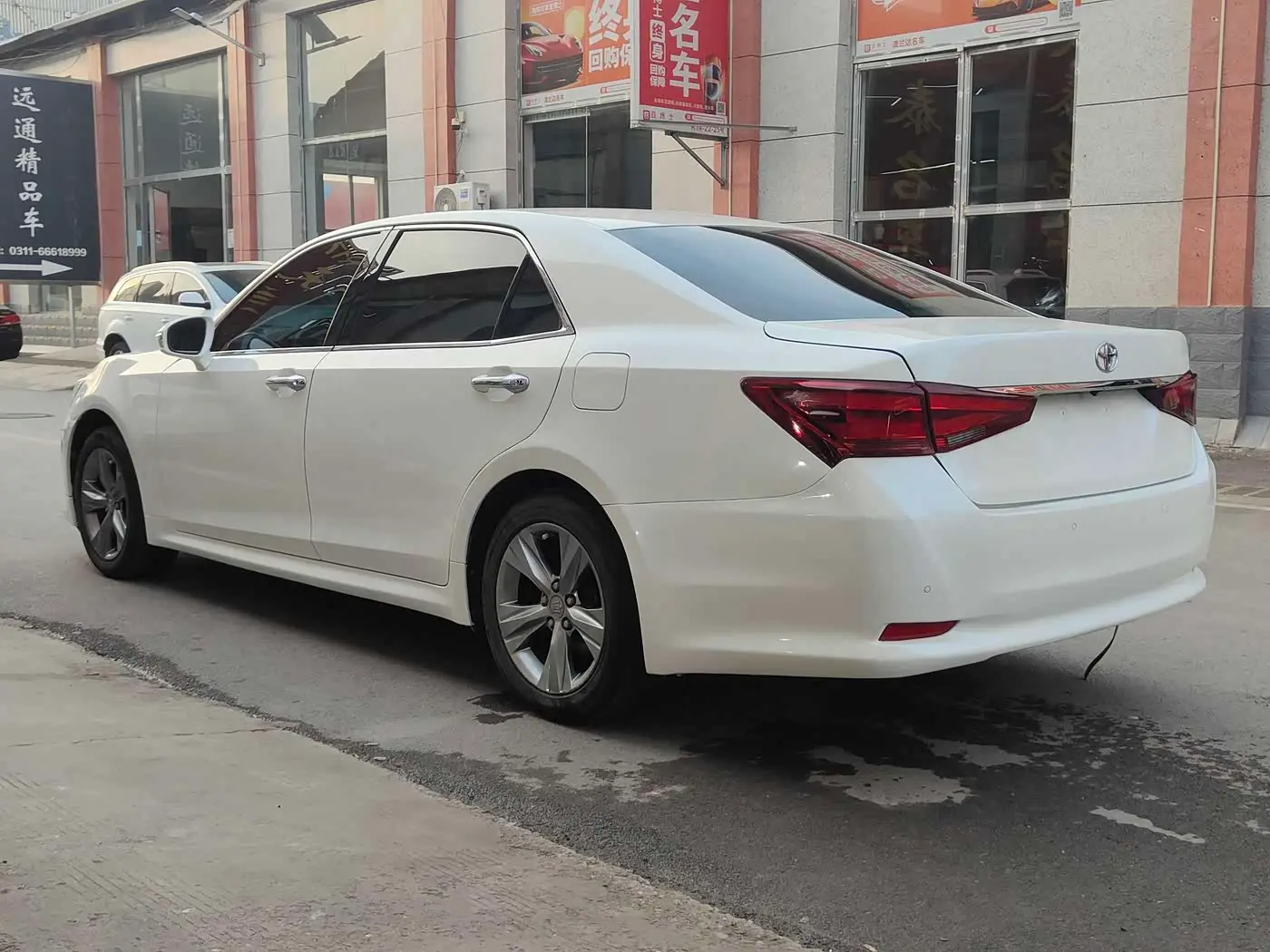 Toyota Crown 2015 — ფოტო 6/12