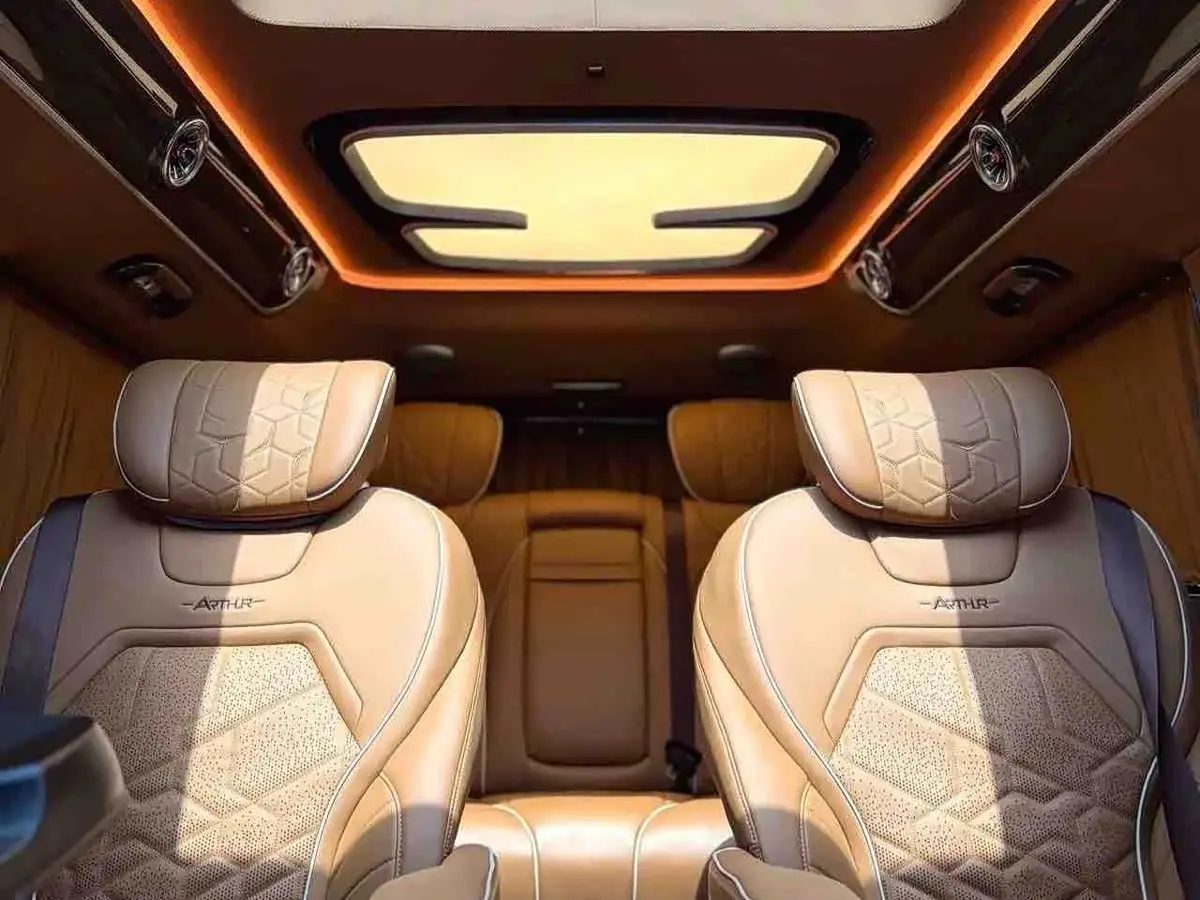 Mercedes-Benz V-Class 2023 — Фото 15/19