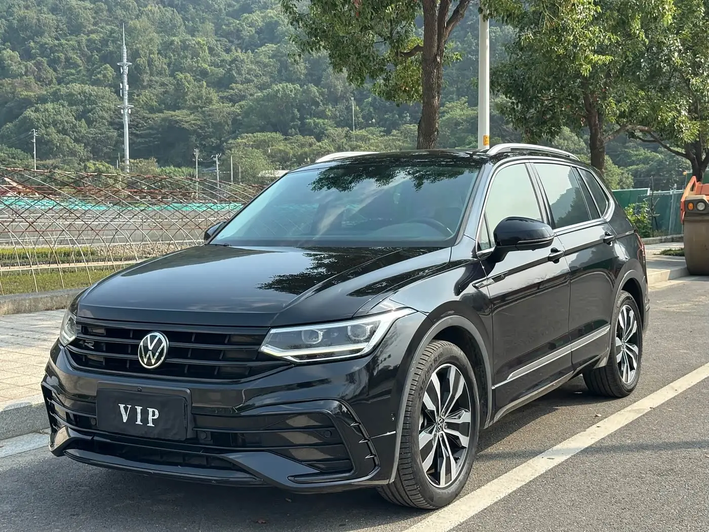 Volkswagen Tiguan L 2022 — Фото 3/14