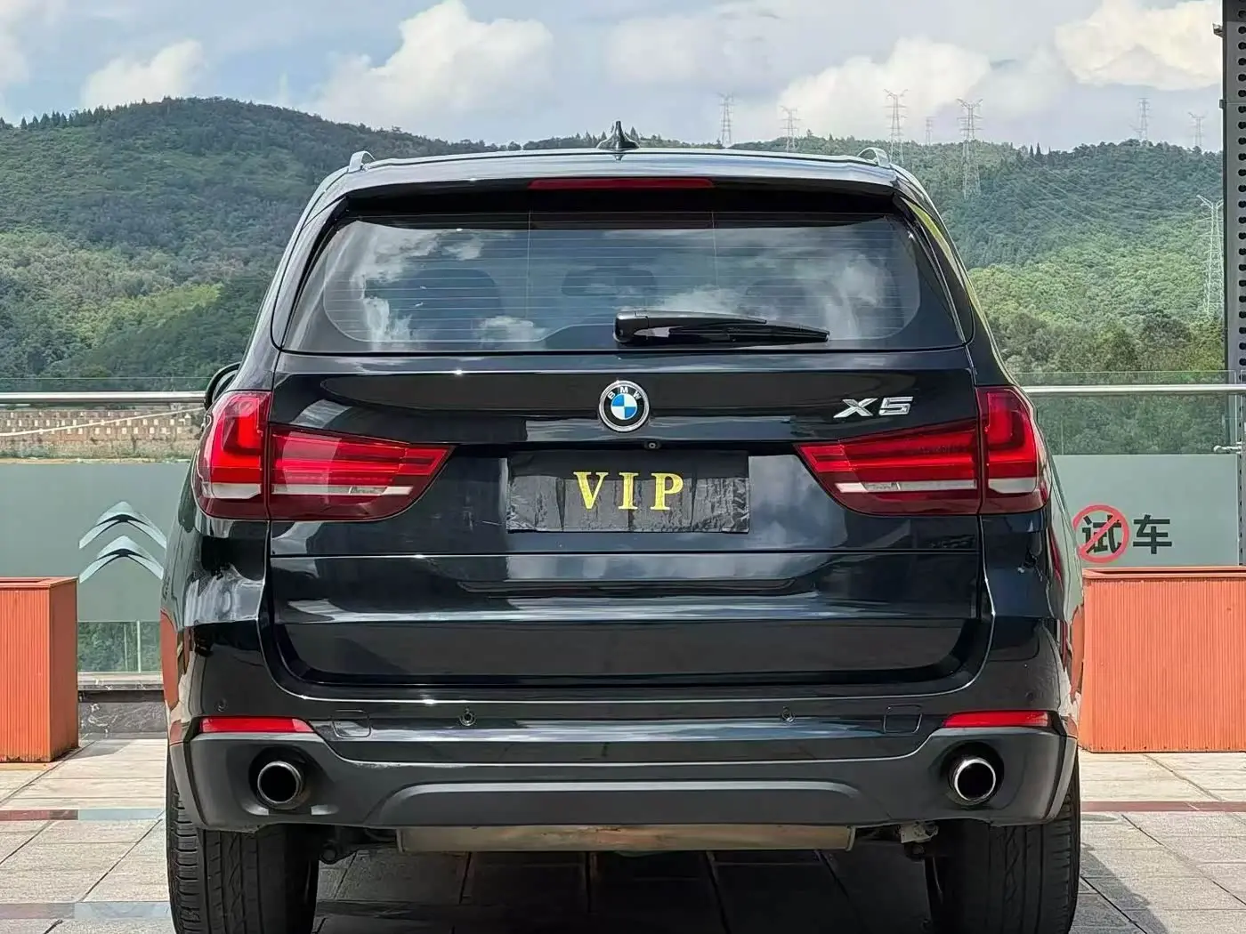 BMW X5 2017 — Photo 8/9