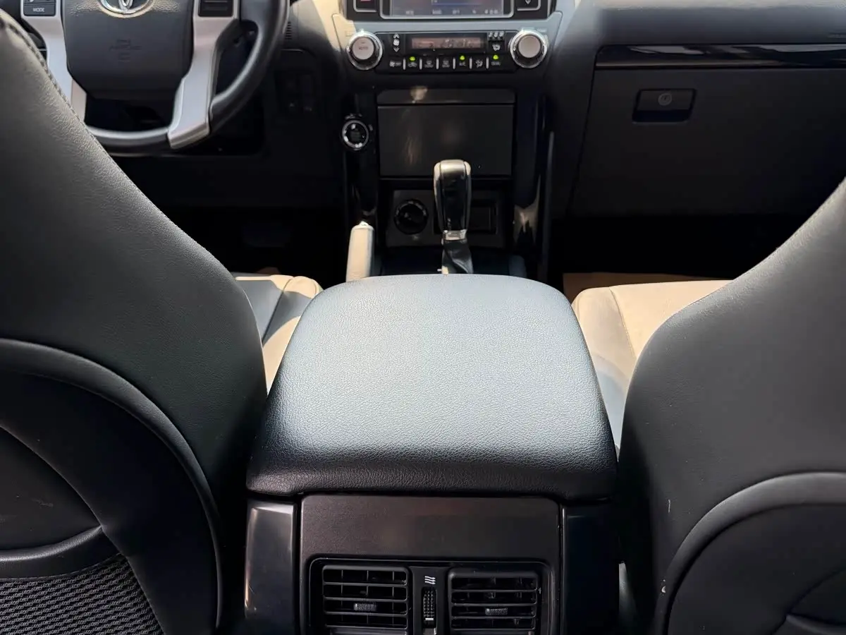 Toyota Prado 2016 — Photo 17/20
