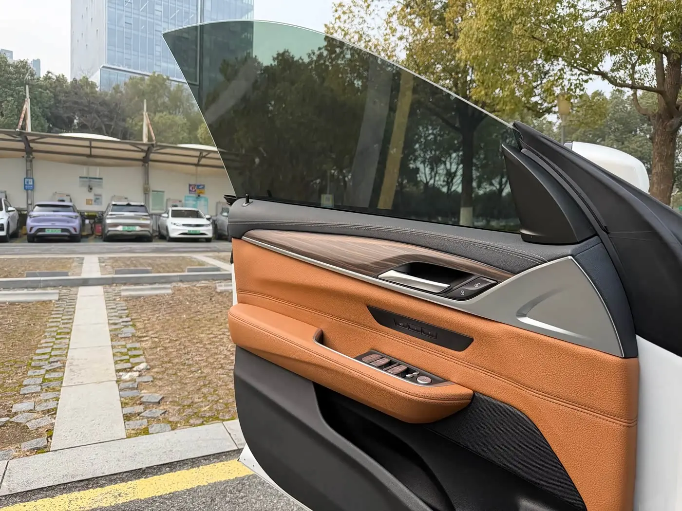 BMW 6 Series GT 2024 — Photo 11/20