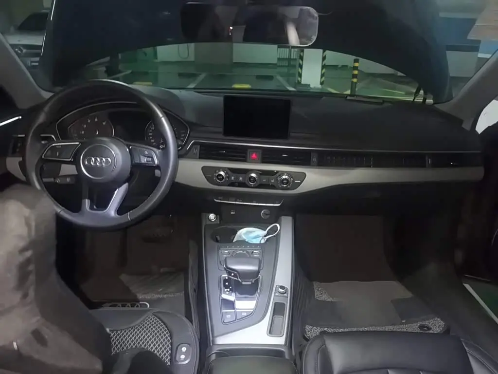 Audi A4L 2018 — Photo 10/20