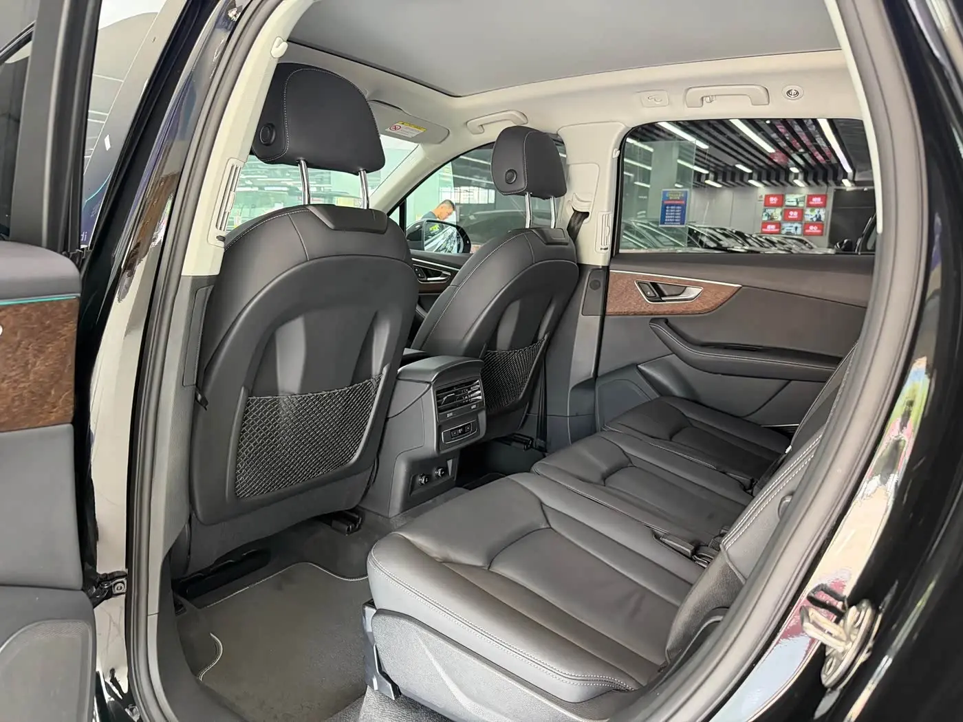 Audi Q7 2024 — Şəkil 10/20