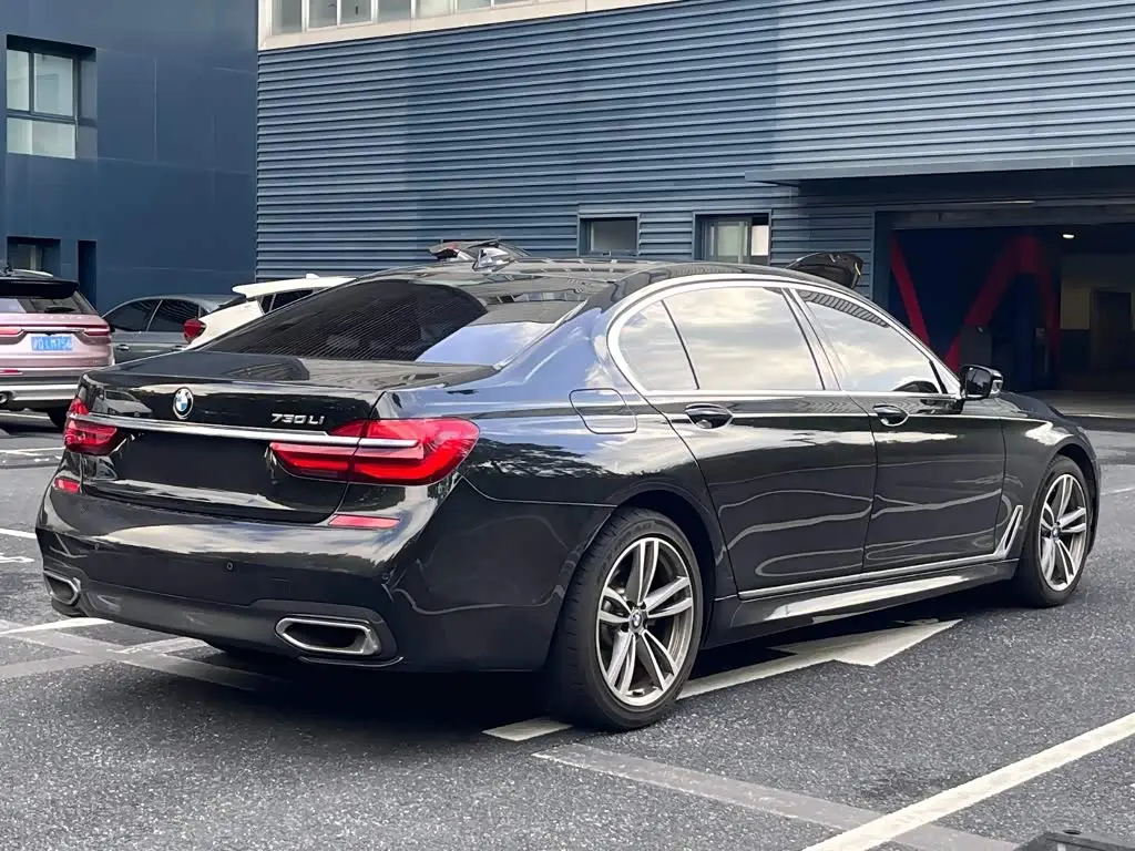 BMW 7 Series 2018 — Şəkil 5/15