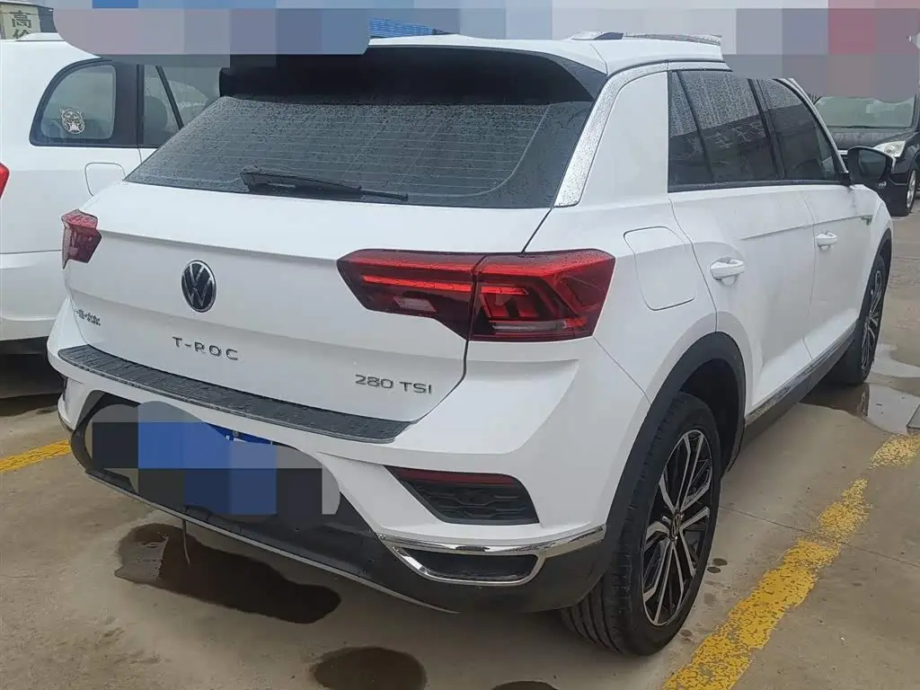 Volkswagen T-ROC 2023 — Şəkil 13/17