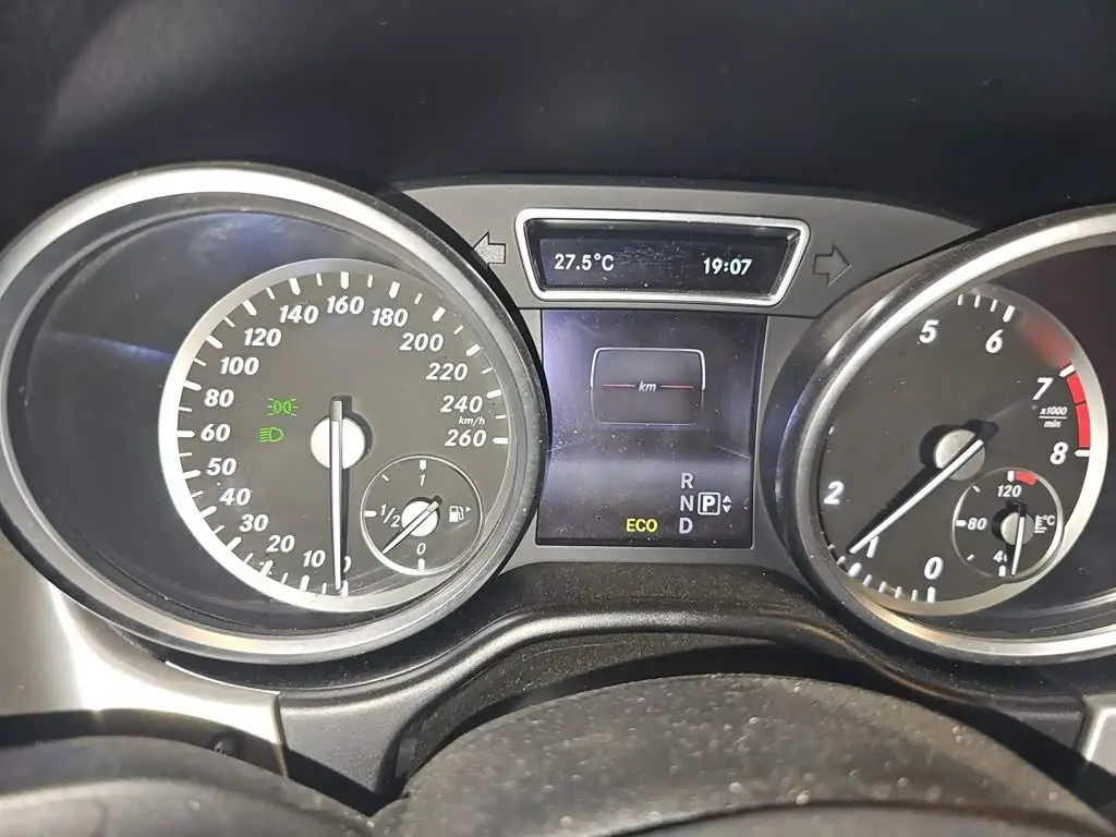 Mercedes-Benz M-Class 2015 — Photo 4/20