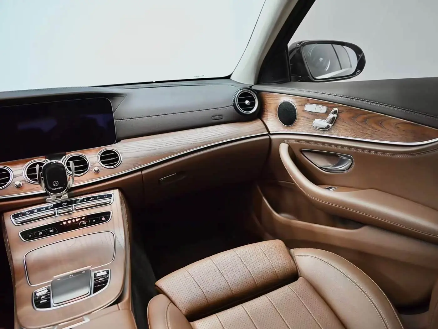 Mercedes-Benz E-Class New Energy 2022 — Photo 12/20