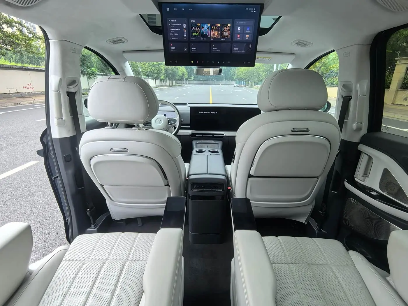 Voyah Auto Voyah Dreamer 2025 — Photo 9/20