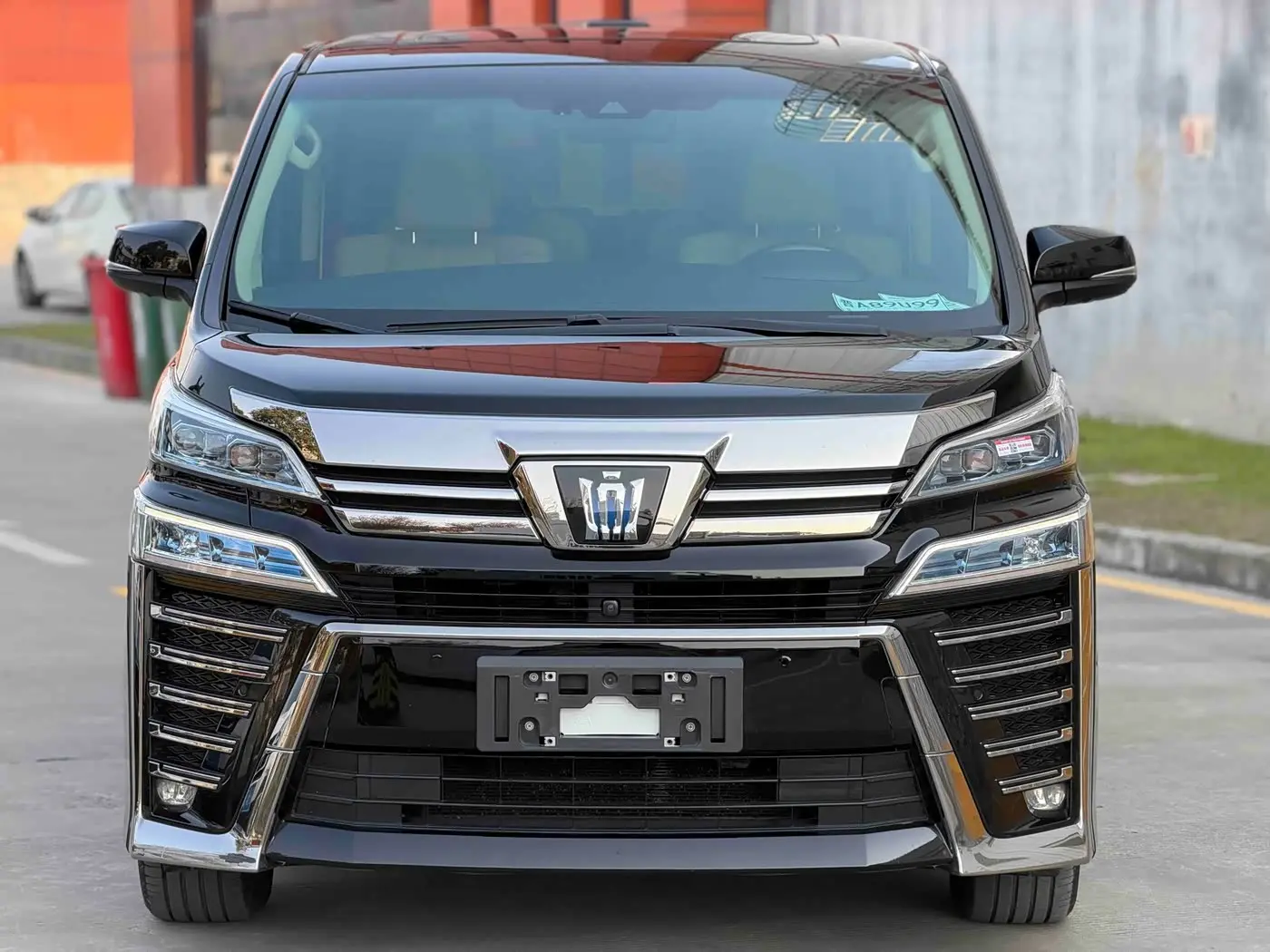 Toyota Vellfire 2022 — Photo 2/15