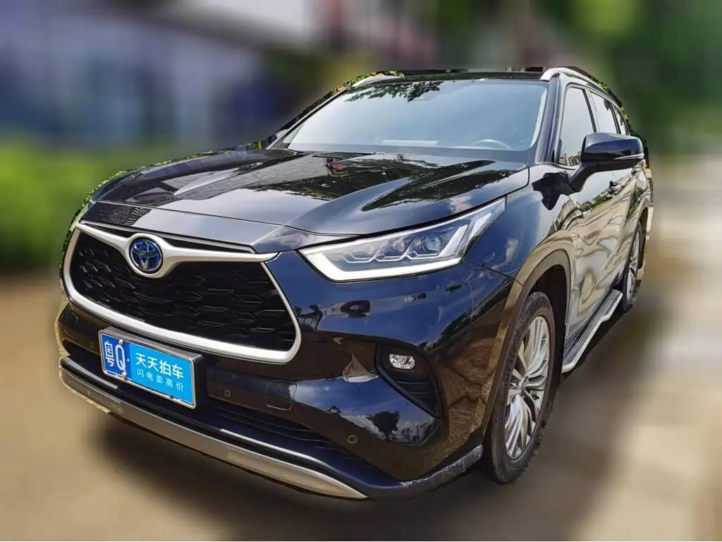 Toyota Highlander 2022 — Photo 1/5
