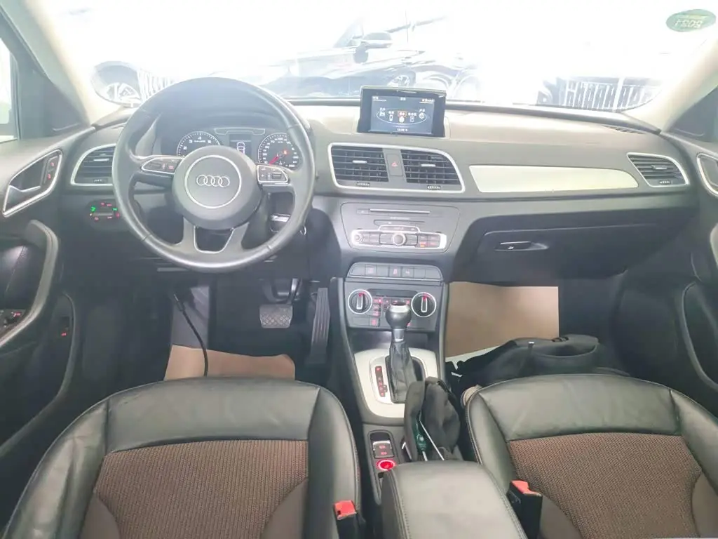 Audi Q3 2019 — Şəkil 6/20