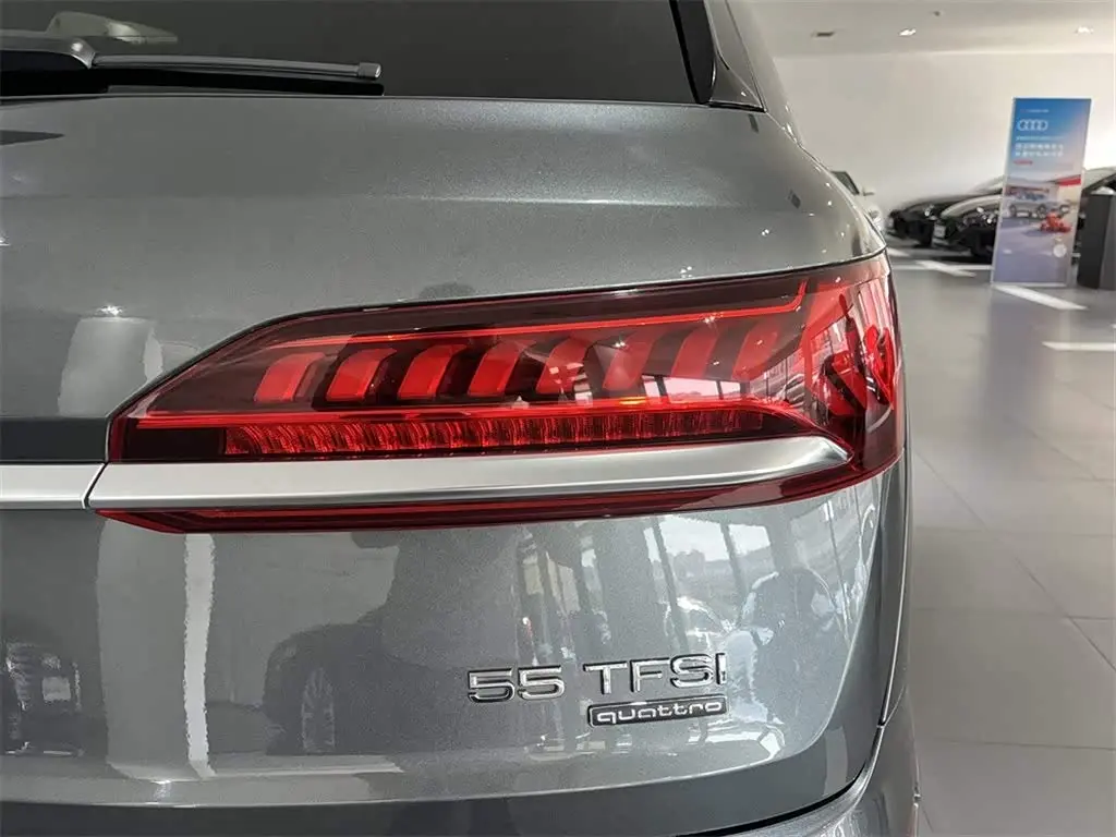 Audi Q7 2023 — Photo 15/16