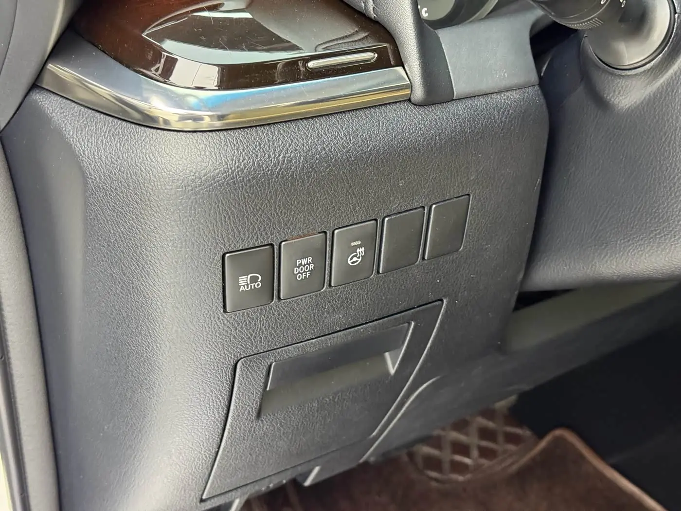 Toyota Alphard 2016 — Фото 6/16