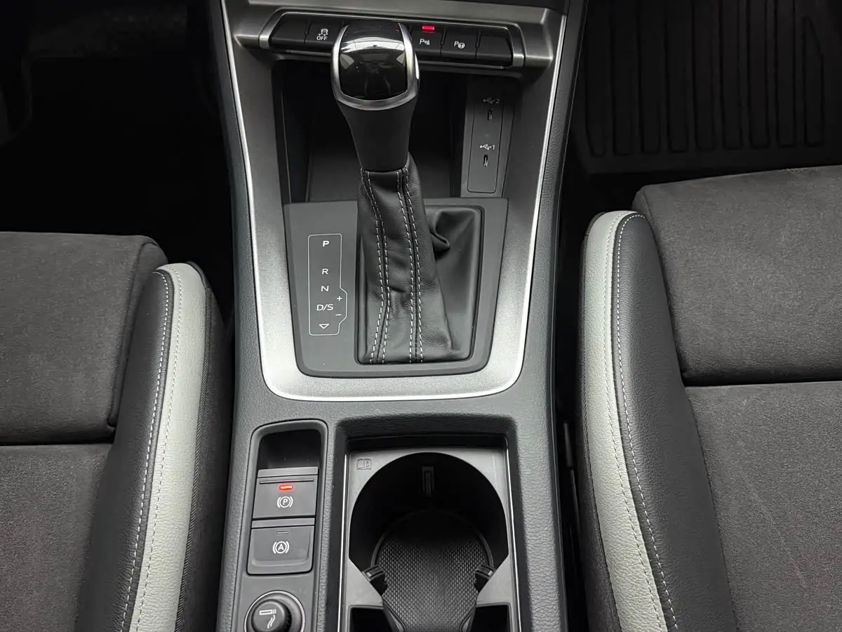 Audi Q3 2023 — Şəkil 11/20