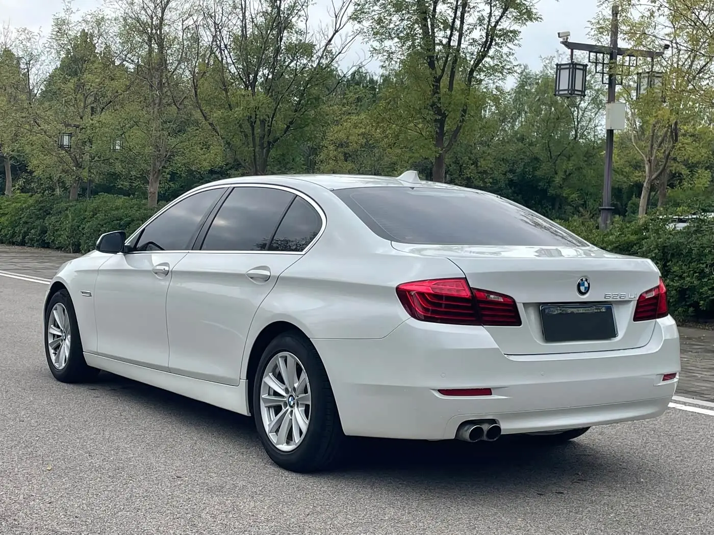BMW 5 Series 2017 — Фото 6/16