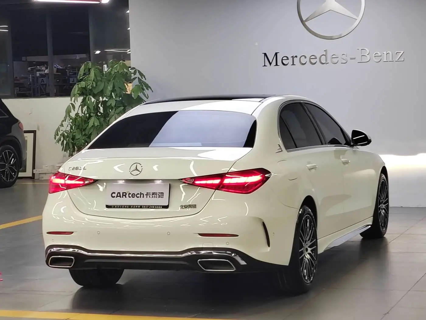 Mercedes-Benz C-Class 2024 — Photo 8/20