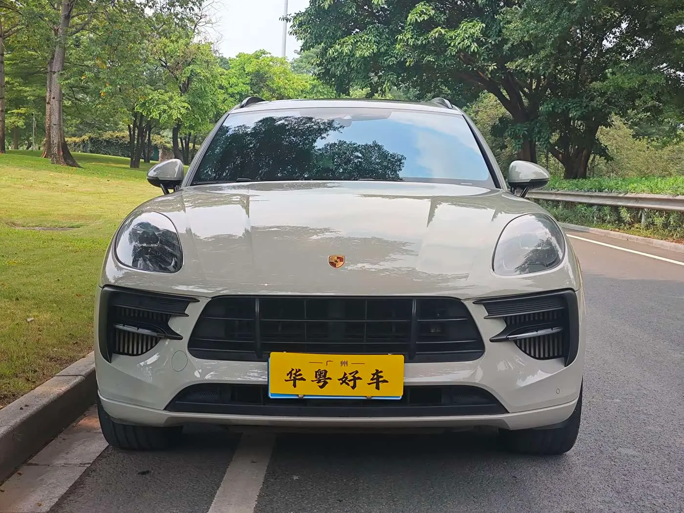 Porsche Macan 2020 — Photo 2/20
