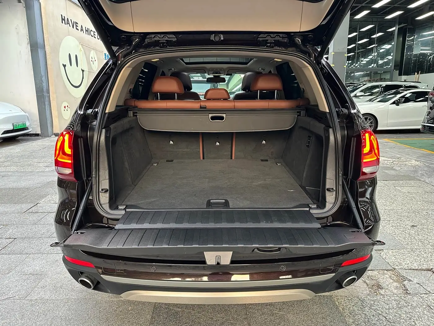 BMW X5 2015 — Şəkil 13/19