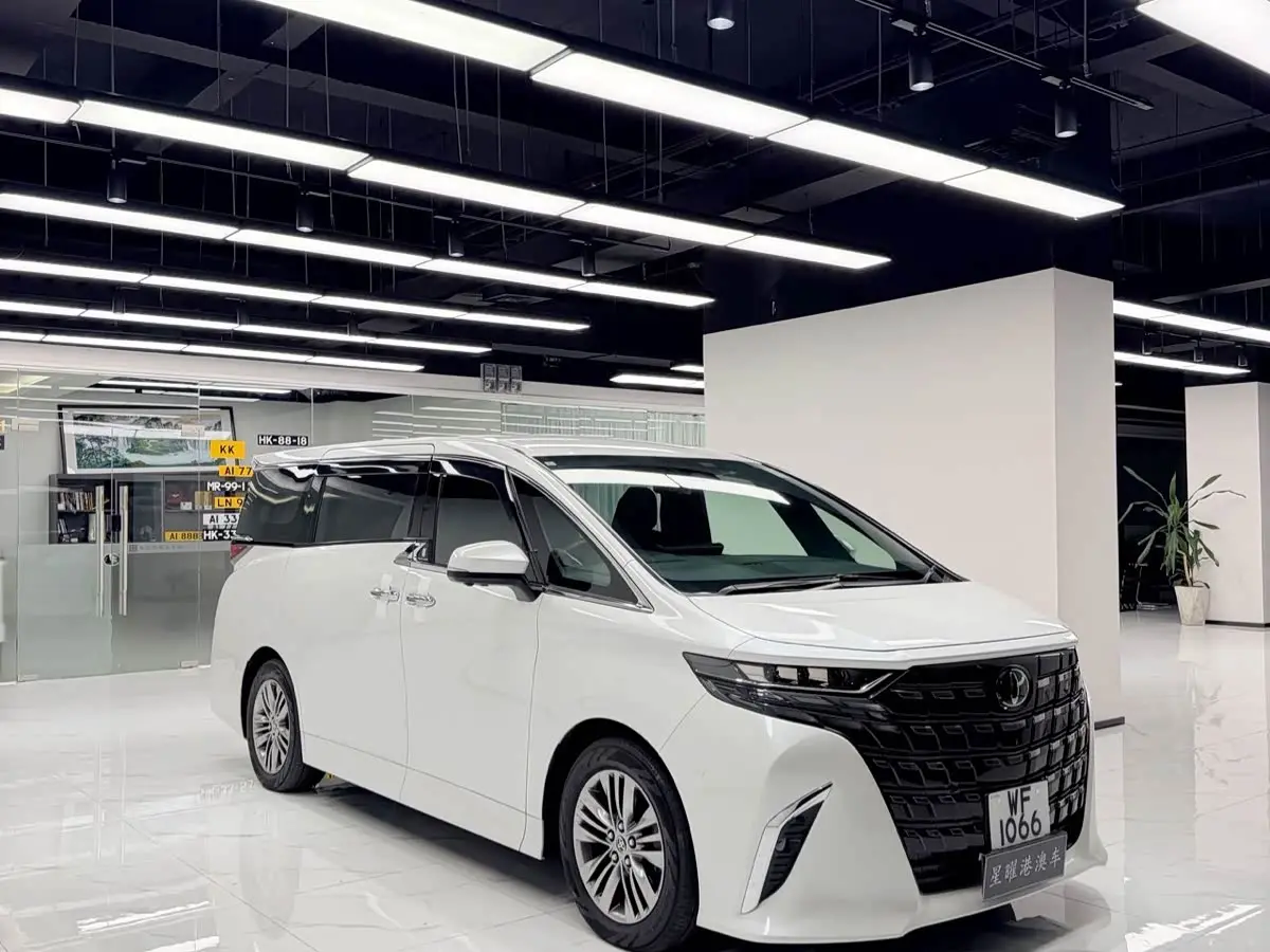 Toyota Alphard 2025 — Photo 3/9