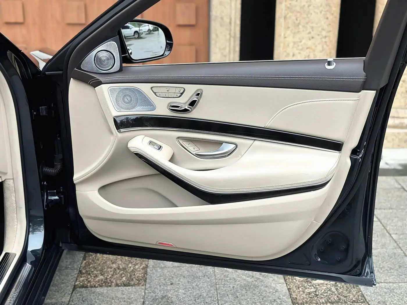 Mercedes-Benz S-Class 2014 — Photo 17/20
