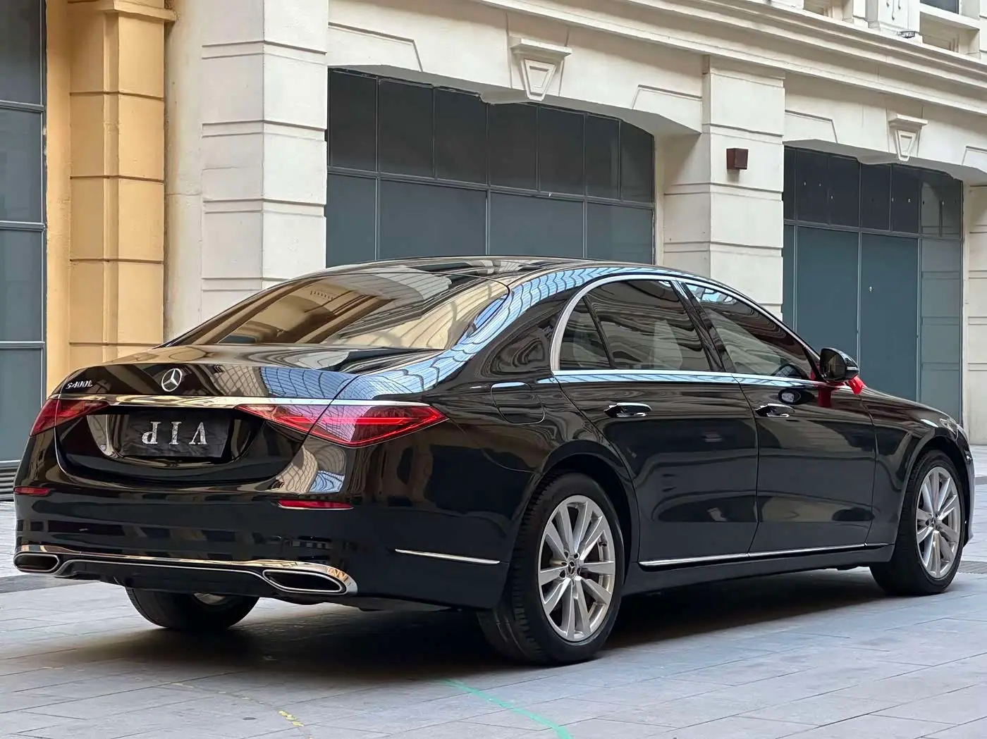 Mercedes-Benz S-Class 2023 — Photo 5/20