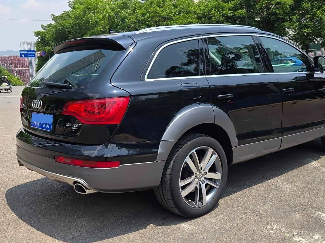 Audi Q7 2014 — Şəkil 16/17