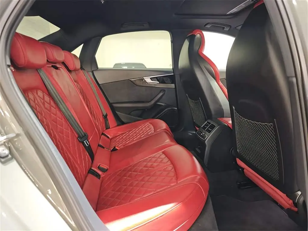 Audi S4 2024 — Photo 7/19