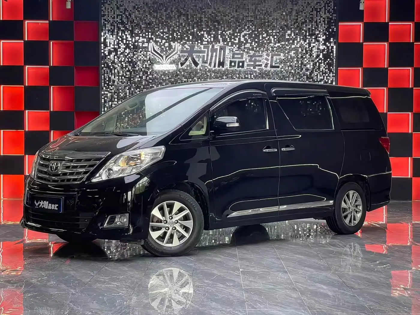 Toyota Alphard, 2013