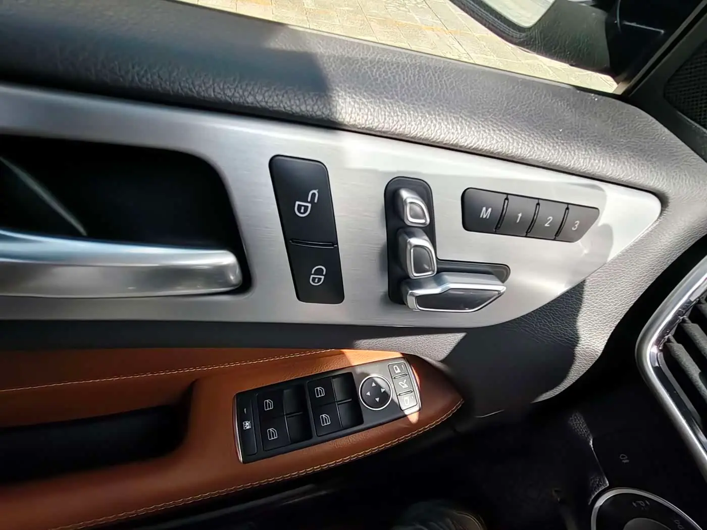 Mercedes-Benz GLE 2016 — Photo 18/20