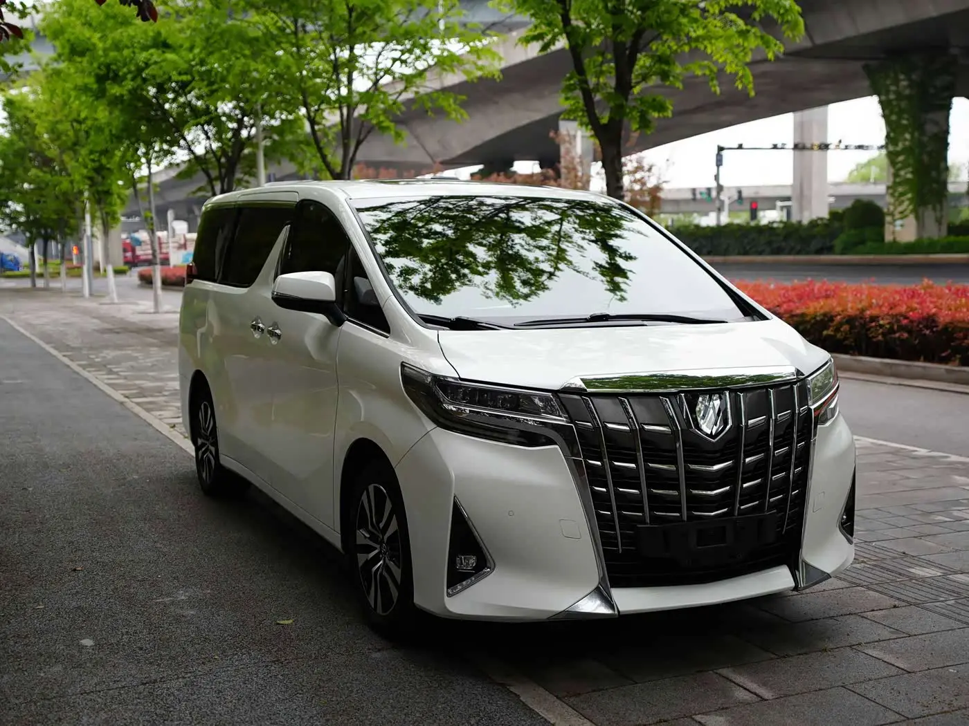 Toyota Alphard 2018 — Şəkil 3/9