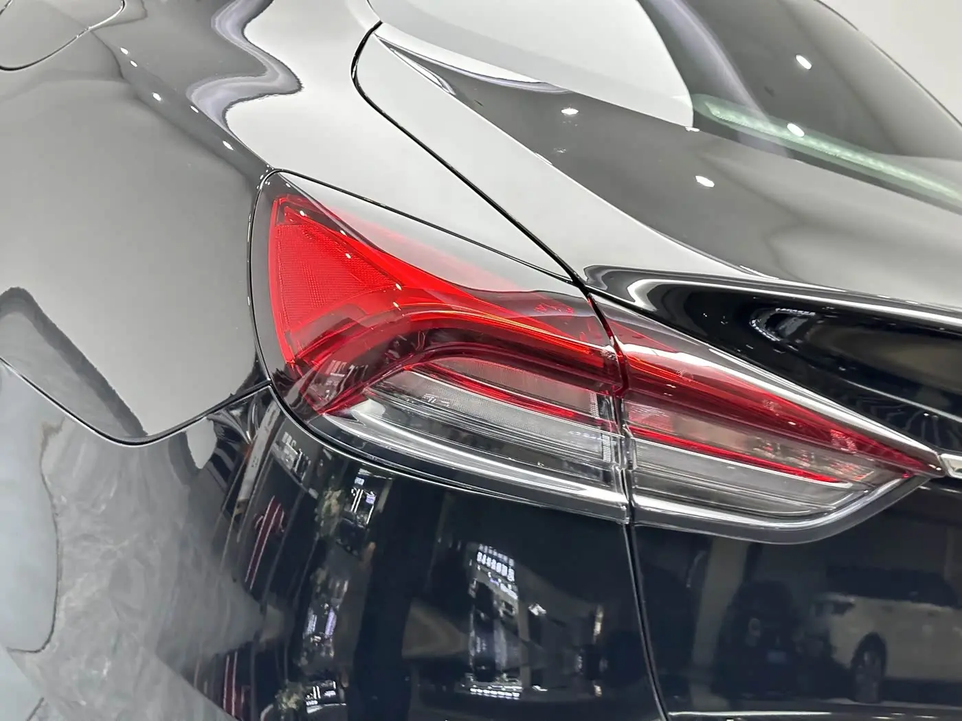 Maserati Quattroporte 2017 — Şəkil 20/20