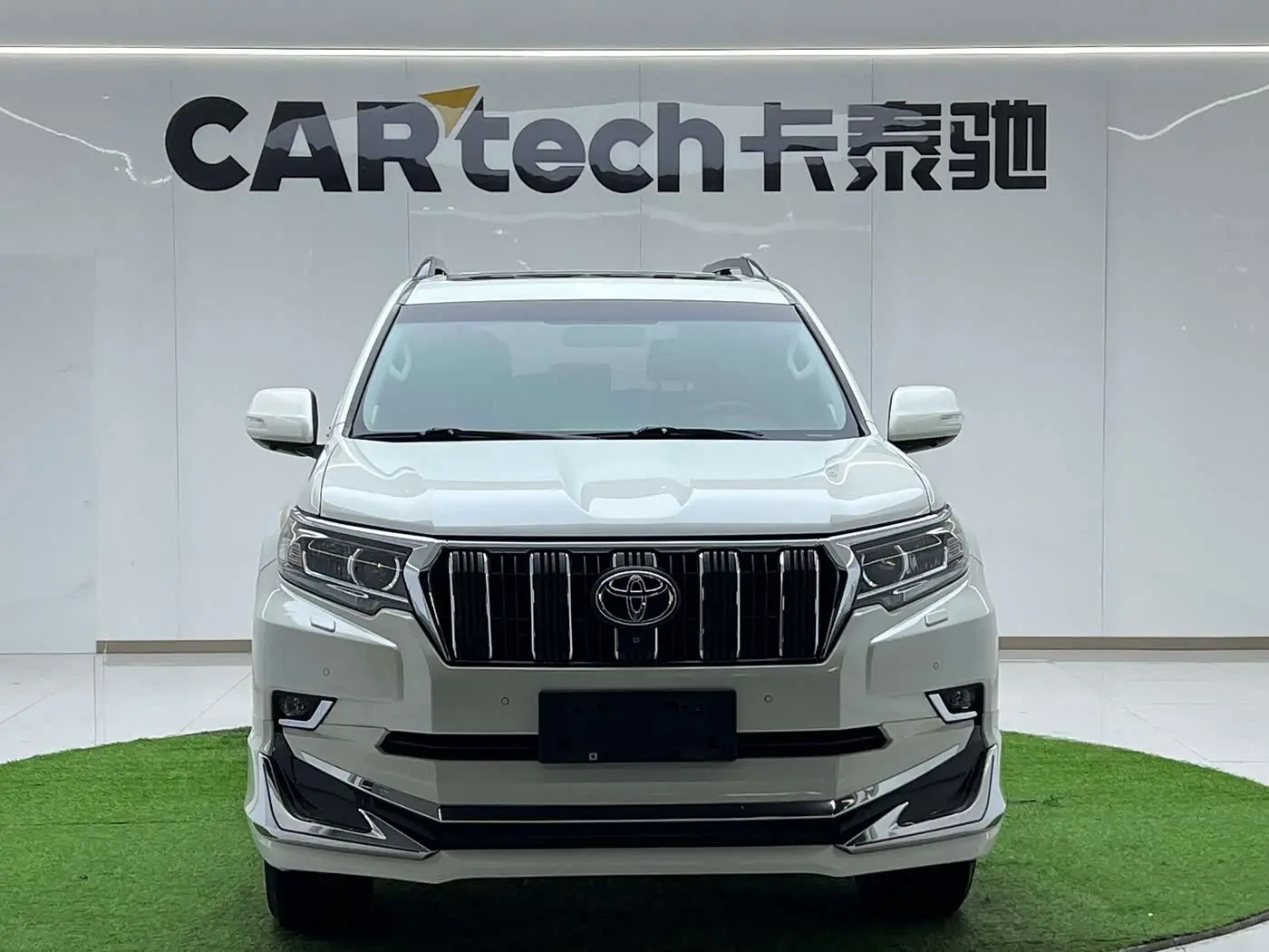 Toyota Prado 2019 — Photo 8/20