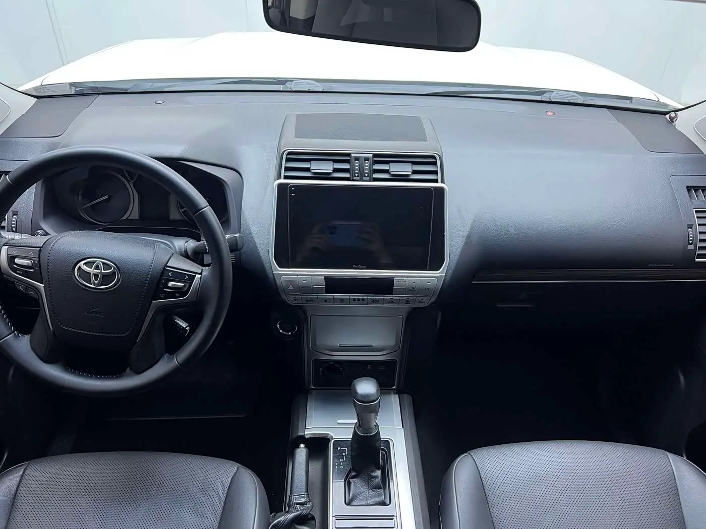 Toyota Prado 2019 — Photo 18/20