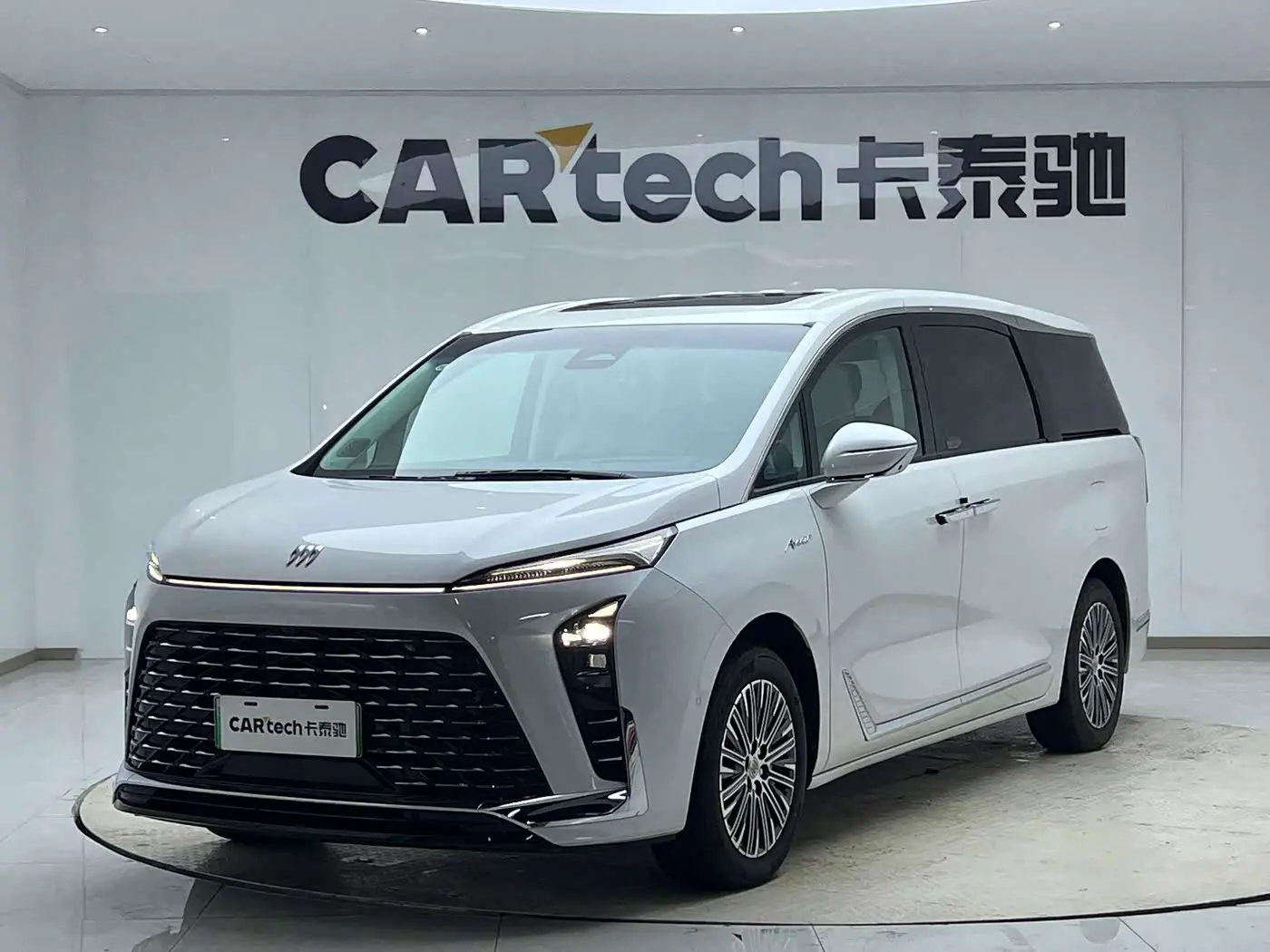 Buick GL8 New Energy 2024 — Фото 1/20